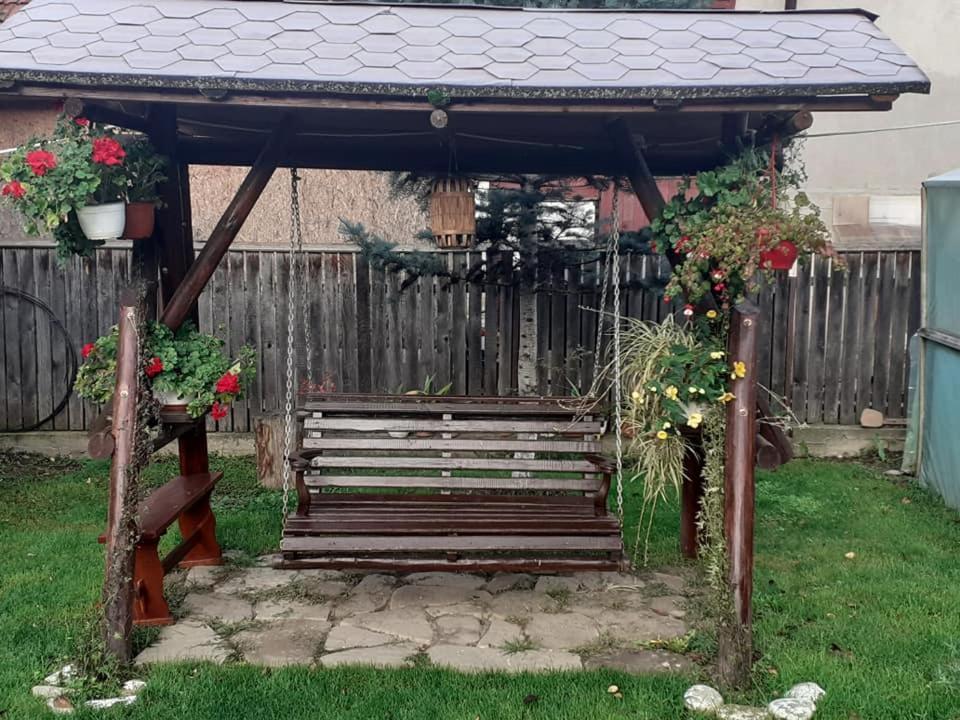 Appartamento Casa Fetic Nehoiu Esterno foto